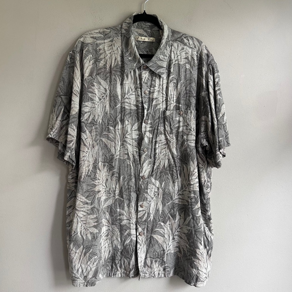 Batik Bay Mens XL Short Sleeve Button Down Shirt Grey Tropical Leaf Rayon Print